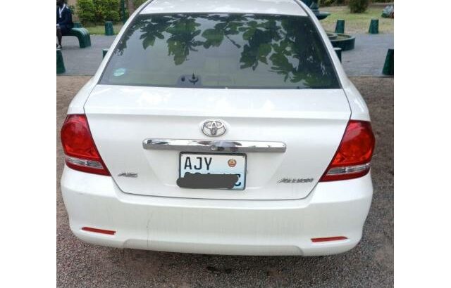 Vende-se Toyota Alion 1.5  Bem conservado