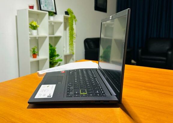 ASUS Vivobook 14 AMD Ryzen 5 5500 (i5 11th Gen) 8GB RAM 512GB SSD