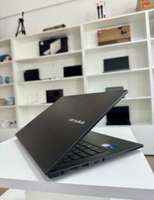 ASUS Vivobook 14 i7 11th 512GB 8GB