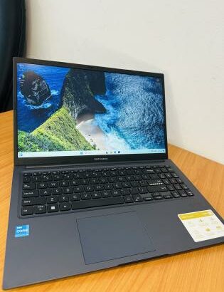 Asus VivoBook X1502ZA 12 TH Gen  Intel Core i3-1220P(12 CPUS)1.50GHZ , 8 GB DDR4 SDRAM,512 GB SSD NVMe,Intel UHD Graphics , 15.6 polegadas , Teclado C