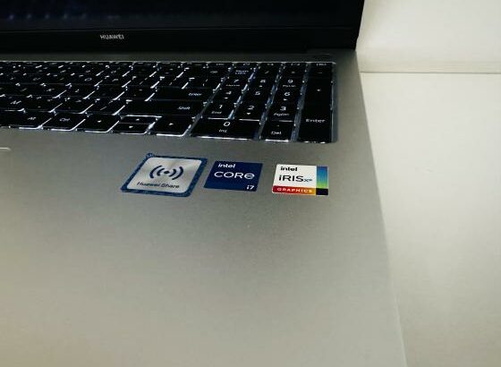 Huawei MateBook D16 Metálico Intel Core i7-12700H 12 TH Generarion (20CPUs) , 2.30GHZ , 16 GB DDR5 SDRAM , 512 GB SSD NVMe,Intel Íris Xe Graphics , 15