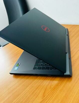 Dell G5 5587 i5 8th 16GB RAM 256GB SSD 1TB SSHD Nvidia GTX 1050 Ti 4GB