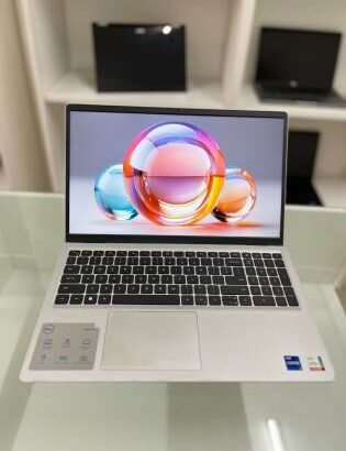 Dell Inspirion 15 i7 13th 16GB RAM 256GB SSD
