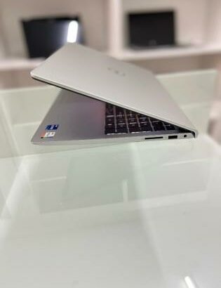 Dell Inspirion 15 i7 13th 16GB RAM 256GB SSD