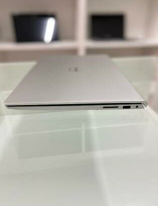 Dell Inspirion 15 i7 13th 16GB RAM 256GB SSD