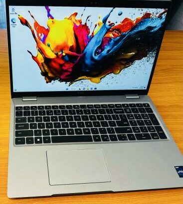 Dell Latitude 5521  UltraBook Machine 11 TH Generation  Intel Core i7-11850H  2.50GHZ  (16 CPUS ) 16 GB DDR4 SDRAM ,512 GB SSD  Intel UHD Graphics , 1