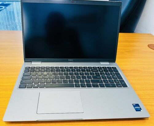 Dell Latitude 5521  UltraBook Machine 11 TH Generation  Intel Core i7-11850H  2.50GHZ  (16 CPUS ) 16 GB DDR4 SDRAM ,512 GB SSD  Intel UHD Graphics , 1