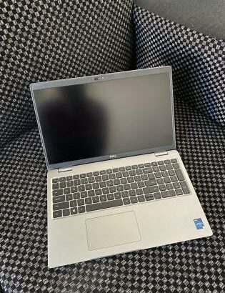 Dell Latitude 5540 i7 13th 512GB SSD 32GB RAM 15.6