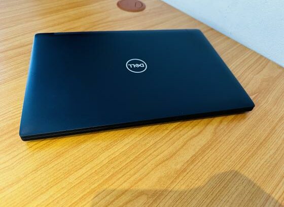 Dell Latitude 7490 Ultrabook Machine Intel core i7-8650U 1.90 GHZ (8Cpus) 16 GB  DDR4 SDRAM , 512 GB SSD NVMe Ultra Fast , 14 Polegadas , Teclado Lumi