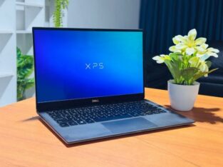 Dell XPS 13 9380 2in1 X360 UHD 4K Touchscreen i7 8th 16GB RAM 256GB SSD UHD 4K