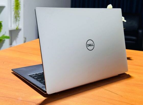 Dell XPS 13 9380 2in1 X360 UHD 4K Touchscreen i7 8th 16GB RAM 256GB SSD UHD 4K