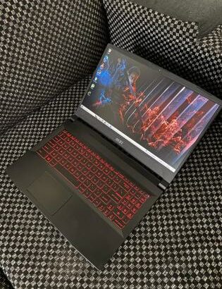 Gaming MSI Katana GF66 11UC 15.6” i5 11th 8GB RAM 512GB SSD MVi dia GeForce RTX 3050 4GB