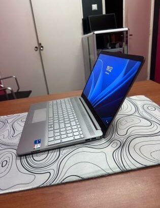 HP 15-dw3xx i5 11th 8GB RAM 256GB SSD 1TB JDD