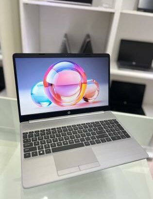 Hp 255 G8 AMD RYZEN 3 3500U 8GB RAM 256GB SSD