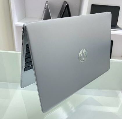 Hp 255 G8 AMD RYZEN 3 3500U 8GB RAM 256GB SSD