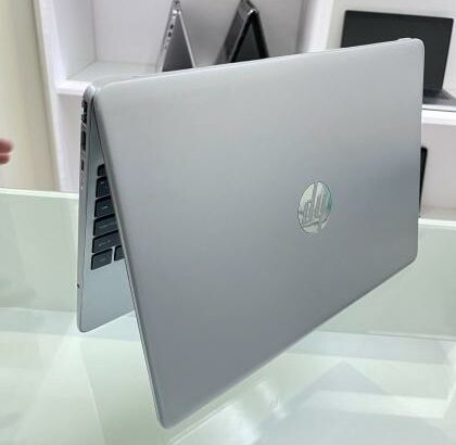 Hp 255 G8 AMD RYZEN 3 3500U 8GB RAM 256GB SSD