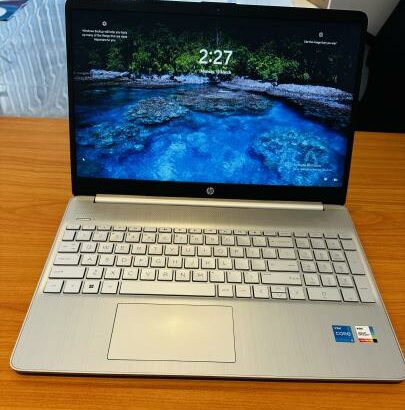 HP LapTop 15s-fq5xxx Notebook PC , intel Core i5-1235U (12 CPUs)1.30GHZ 12TH Gen , 8GB DDR4 SDRAM ,512 GB SSD NVMe , Intel Íris Xe Graphics, 15.6 Disp
