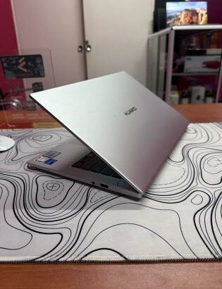 Huawei MateBook D14 i5 11th 8GB RAM 512GB SSD