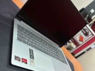 Lenovo Ideapad 1 AMD Ryzen 3 7320U 4GB RAM 256GB SSD
