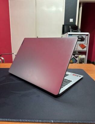 Lenovo Ideapad 1 AMD Ryzen 3 7320U 4GB RAM 256GB SSD