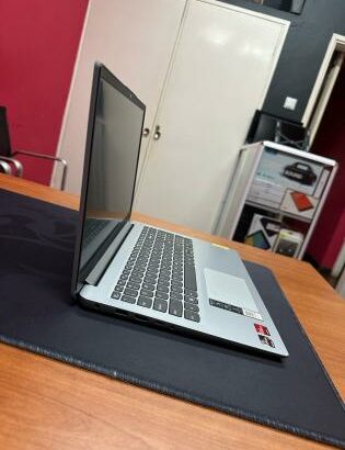 Lenovo Ideapad 1 AMD Ryzen 3 7320U 4GB RAM 256GB SSD