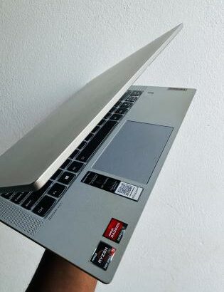 Lenovo Ideapad  Flex 5 Convertible 360 Graus 2-in-1 Touchscreen, 11th Geração ,AMD RYZEN 5. 5500U CPU @ 2.10GHz ,16 GB DDR4 SDRAM ,512 GB SSD NVMe,AMD