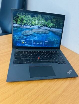 Lenovo ThinkPad T14S Lap Top Gráfico e Exclusivo , AMD Ryzen 7 PRO 6850U (16 CPUs) 2.70GHZ 32 GB DDR5 SDRAM 256 GB SSD NVMe 14“ inch Display 1920*1080