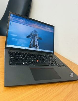 Lenovo ThinkPad T14S Lap Top Gráfico e Exclusivo , AMD Ryzen 7 PRO 6850U (16 CPUs) 2.70GHZ 32 GB DDR5 SDRAM 256 GB SSD NVMe 14“ inch Display 1920*1080