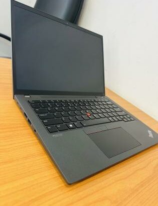 Lenovo ThinkPad T14S Lap Top Gráfico e Exclusivo , AMD Ryzen 7 PRO 6850U (16 CPUs) 2.70GHZ 32 GB DDR5 SDRAM 256 GB SSD NVMe 14“ inch Display 1920*1080