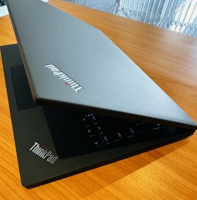 Lenovo ThinkPad T14S Lap Top Gráfico e Exclusivo , AMD Ryzen 7 PRO 6850U (16 CPUs) 2.70GHZ,32 GB DDR5 SDRAM,256 GB SSD NVMe,14“ inch Display 1920*1080