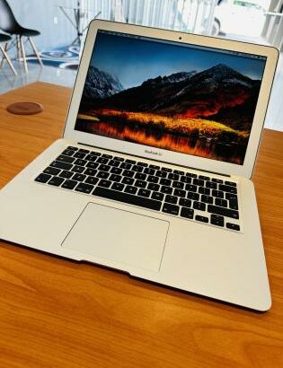 MacBook Air 2015 Limpinho  Intel Core I5 1.60 GHZ  8GB RAM  256 GB SSD NVME  13.3 Inch (1440×900) Intel HD Graphics 6000 1536MB Bateria Excelente  Car