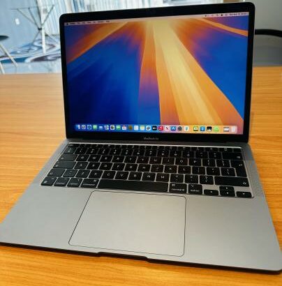 MacBook Air M1 2020 Retina Display  13.3 inch  Apple M1  8 GB RAM 256 GB SSD Space Gray  Preço: 47.500.00MT