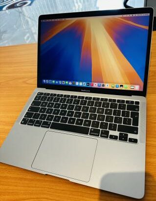 MacBook Air M1 2020 Retina Display  13.3 inch  Apple M1  8 GB RAM 256 GB SSD Space Gray  Preço: 47.500.00MT