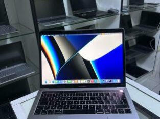 MacBook Pro 2019 13” TouchBar i5 8GB RAM 256GB SSD