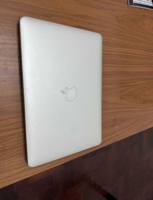 MacBook Pro Retina 2015 15.4” i7 16GB RAM 512GB SSD AMD Radeon R9 M370X 2GB