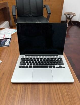 MacBook Pro Retina 2015 15.4” i7 16GB RAM 512GB SSD AMD Radeon R9 M370X 2GB