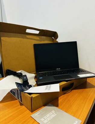 Novinho 0KM Nunca usado  Garantia 01 ANO  Asus X515M Notebook PC intel celeron N4020 12 TH Generation 4 GB DDR4 SDRAM , 256 GB SSD NVMe, UHD Graphics