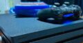 Ps4 pro com 2 Joys e 7 jogos