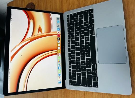 SEMI-NOVO MacBook Air Retina Display 13-Inch 2019 1.6GHZ Intel core I5 8GB 2133MHZ  , 128  GB SSD ,intel UHD Graphis 617 1536MB Preço :45.000.00MT