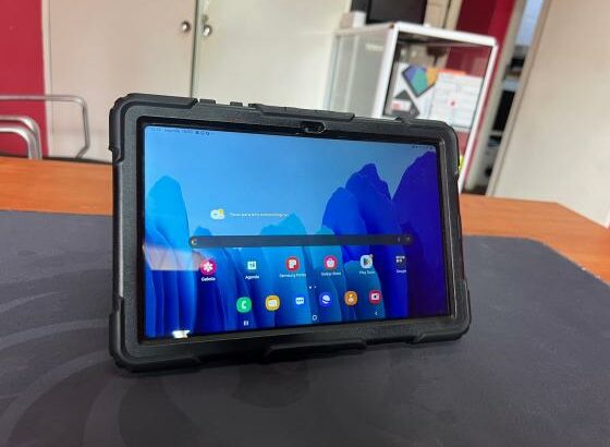 Tablet Samusng A7 10” 32GB 3GB Com Capa Resistente