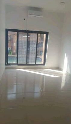 Arrenda-se Apartamento T2 luxuoso num condomínio com piscina em Mapulene, costa do sol
