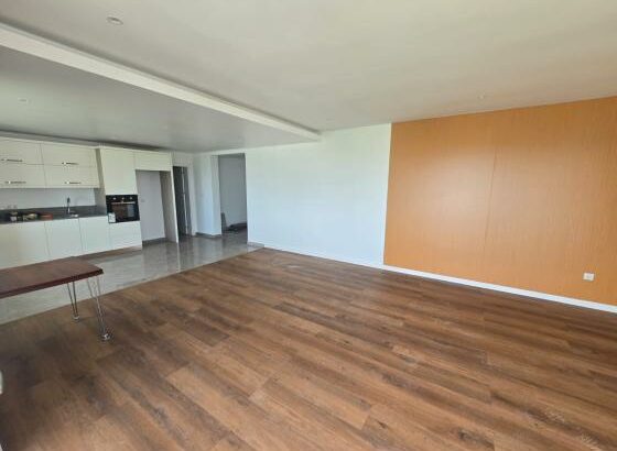 Arrenda-se Flat Tipo 3 em Laulane Condomínio