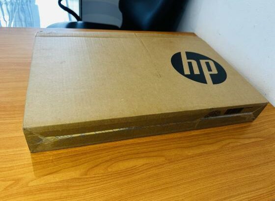 Hp 250 15.6 Inch G8 NoteBook Pc Novinho 1 Ano de Garantia Core I3-1115G7 2.40GHZ 11 TH Gen  8 GB DDR4 SDRAM  + 256 GB SSD  Intel UHD Graphics Preço:35