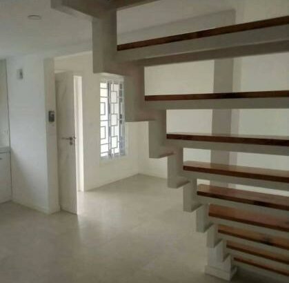 Arrenda-se Casa Tipo 2 no Fomento Condomínio