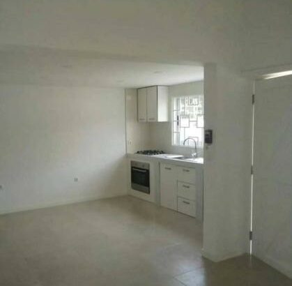 Arrenda-se Casa Tipo 2 no Fomento Condomínio