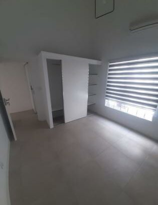 Arrenda-se Casa Tipo 2 no Fomento Condomínio