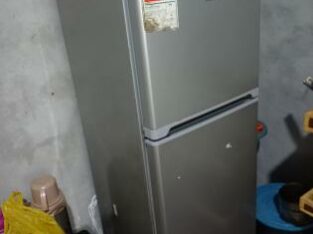 Vende se Geleira semi nova marca KIC