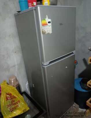 Vende se Geleira semi nova marca KIC