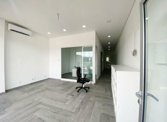 Vende-se super loja 🏬 no Condomínio Golf Residence ( Sommershild )