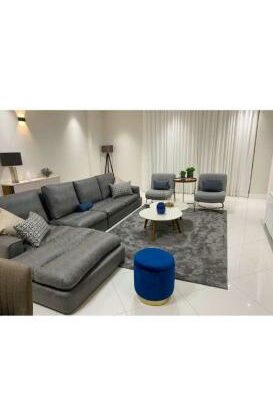 Arrenda-se AP T3 Mobilado n condomínio Beach front n Marginal